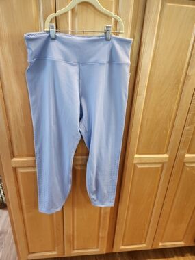 Victoria's Secret Light Blue Capri Leggings for Woman